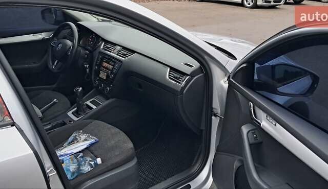 Серый Шкода Октавия, объемом двигателя 1.6 л и пробегом 407 тыс. км за 8800 $, фото 15 на Automoto.ua