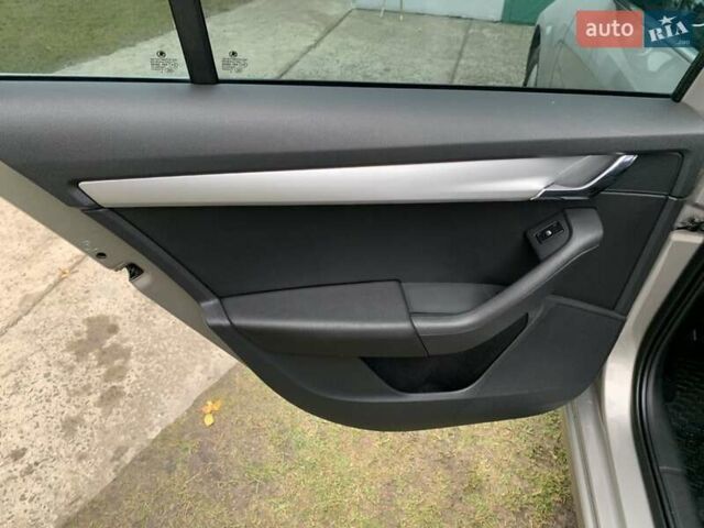 Серый Шкода Октавия, объемом двигателя 1.97 л и пробегом 319 тыс. км за 10500 $, фото 3 на Automoto.ua