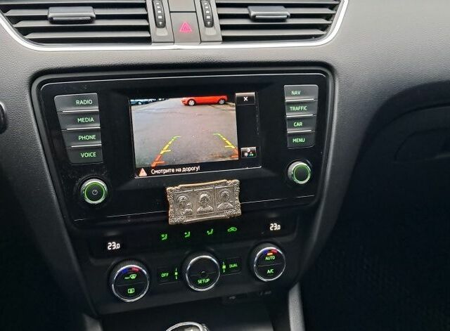 Серый Шкода Октавия, объемом двигателя 1.6 л и пробегом 407 тыс. км за 8800 $, фото 8 на Automoto.ua