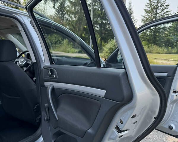 Сірий Шкода Октавія, об'ємом двигуна 1.6 л та пробігом 216 тис. км за 7850 $, фото 42 на Automoto.ua