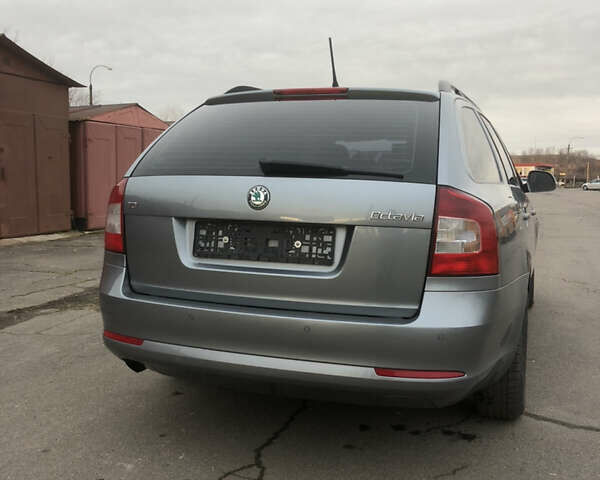 Шкода Октавія 2013 у Луцьку на Automoto.ua Сірий Шкода Октавія, об'ємом двигуна 2 л та пробігом 263 тис. км за 9300 $, фото 12 на Automoto.ua
