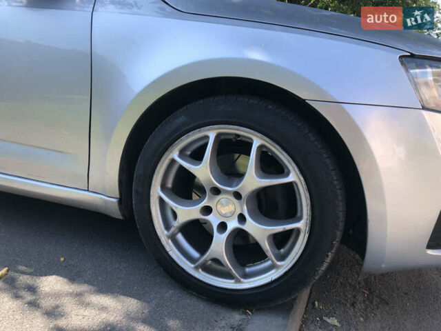 Сірий Шкода Октавія, об'ємом двигуна 1.6 л та пробігом 320 тис. км за 8300 $, фото 1 на Automoto.ua