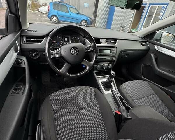 Серый Шкода Октавия, объемом двигателя 1.6 л и пробегом 225 тыс. км за 11400 $, фото 7 на Automoto.ua