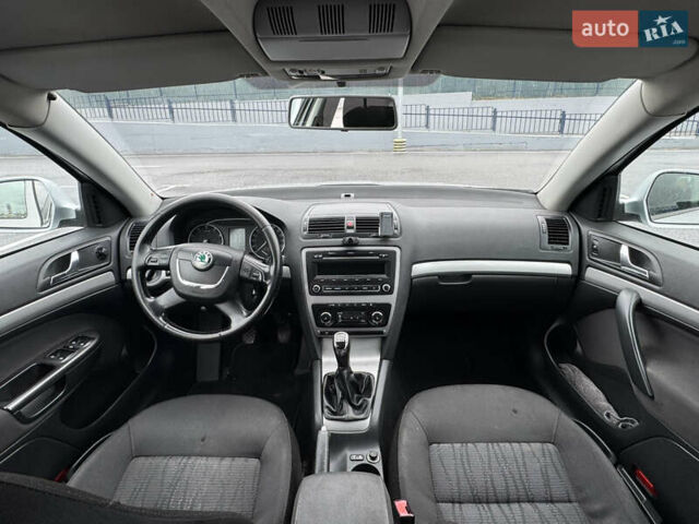 Сірий Шкода Октавія, об'ємом двигуна 1.8 л та пробігом 340 тис. км за 6900 $, фото 18 на Automoto.ua