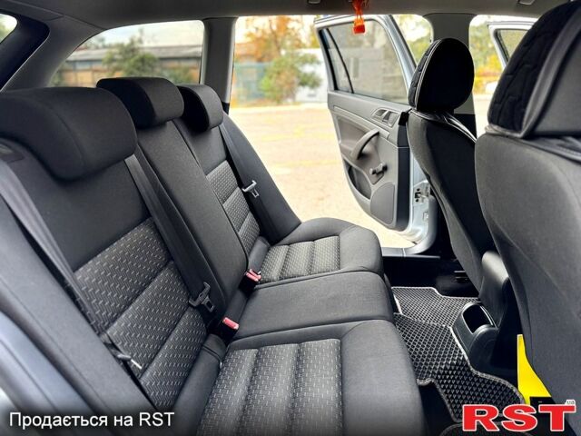 Серый Шкода Октавия, объемом двигателя 2 л и пробегом 200 тыс. км за 10200 $, фото 12 на Automoto.ua