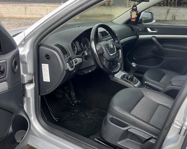 Шкода Октавия 2013 в Житомире на Automoto.ua Серый Шкода Октавия, объемом двигателя 1.4 л и пробегом 115 тыс. км за 8250 $, фото 10 на Automoto.ua