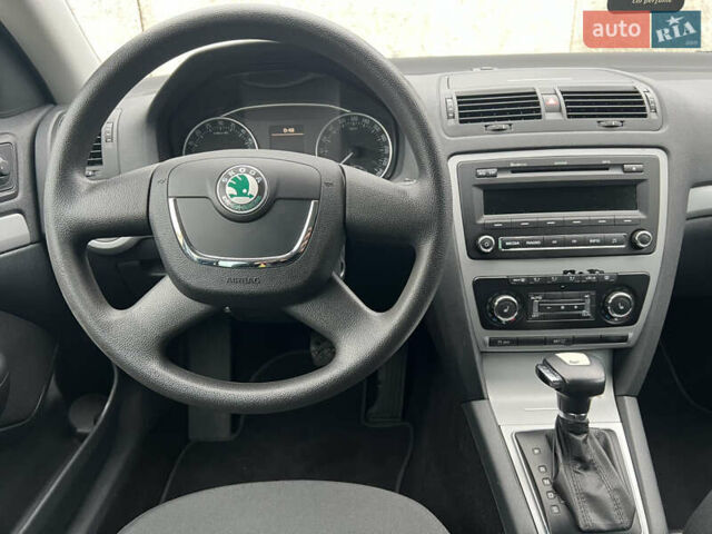 Серый Шкода Октавия, объемом двигателя 1.6 л и пробегом 207 тыс. км за 9500 $, фото 14 на Automoto.ua