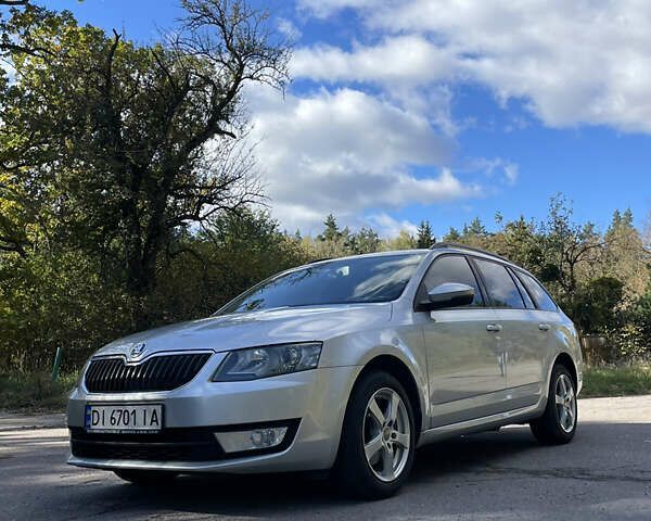 Сірий Шкода Октавія, об'ємом двигуна 1.6 л та пробігом 315 тис. км за 9000 $, фото 1 на Automoto.ua