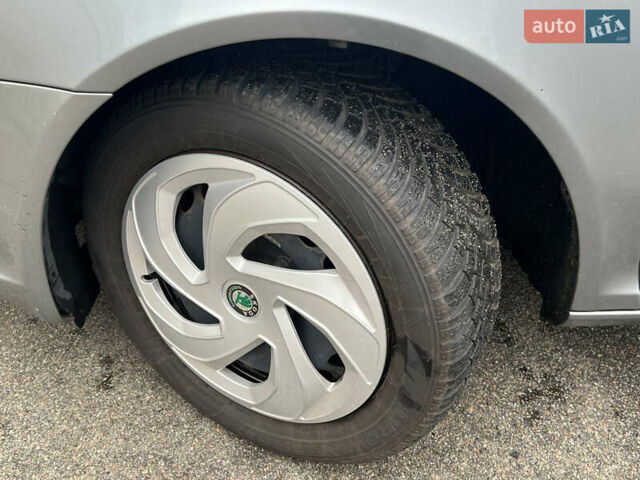 Серый Шкода Октавия, объемом двигателя 1.6 л и пробегом 207 тыс. км за 9500 $, фото 6 на Automoto.ua