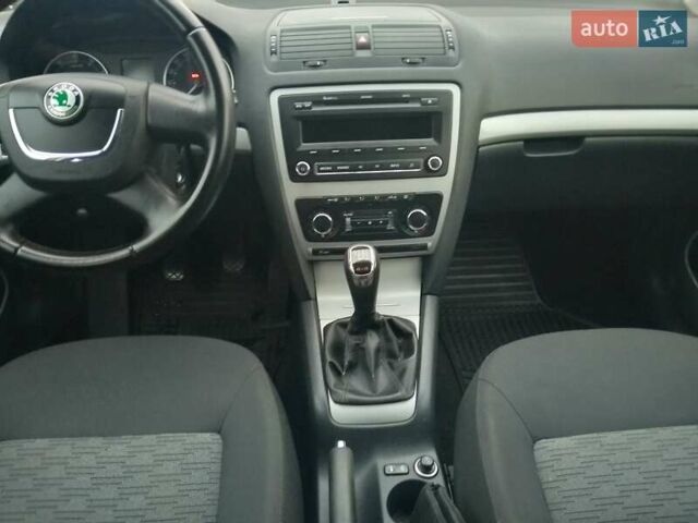 Сірий Шкода Октавія, об'ємом двигуна 1.8 л та пробігом 226 тис. км за 8600 $, фото 21 на Automoto.ua