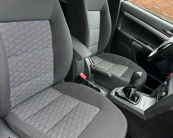 Серый Шкода Октавия, объемом двигателя 1.6 л и пробегом 206 тыс. км за 9450 $, фото 33 на Automoto.ua