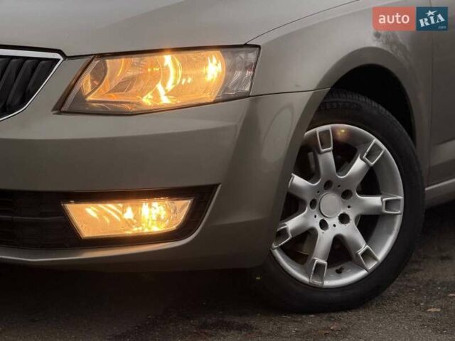 Сірий Шкода Октавія, об'ємом двигуна 1.6 л та пробігом 185 тис. км за 9800 $, фото 4 на Automoto.ua
