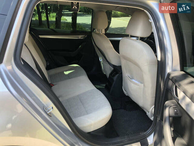 Сірий Шкода Октавія, об'ємом двигуна 1.6 л та пробігом 320 тис. км за 8300 $, фото 7 на Automoto.ua