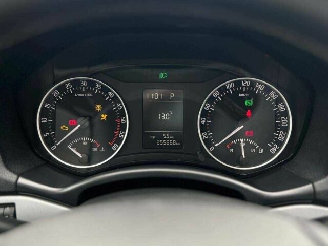 Сірий Шкода Октавія, об'ємом двигуна 2 л та пробігом 255 тис. км за 9000 $, фото 12 на Automoto.ua