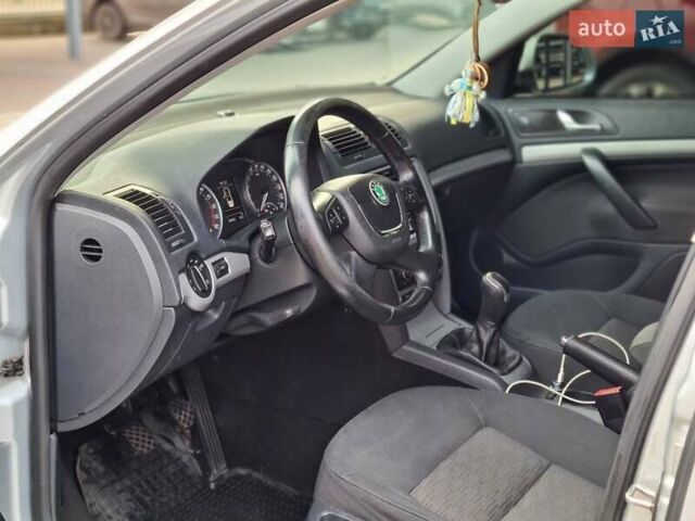 Сірий Шкода Октавія, об'ємом двигуна 1.6 л та пробігом 245 тис. км за 7900 $, фото 20 на Automoto.ua