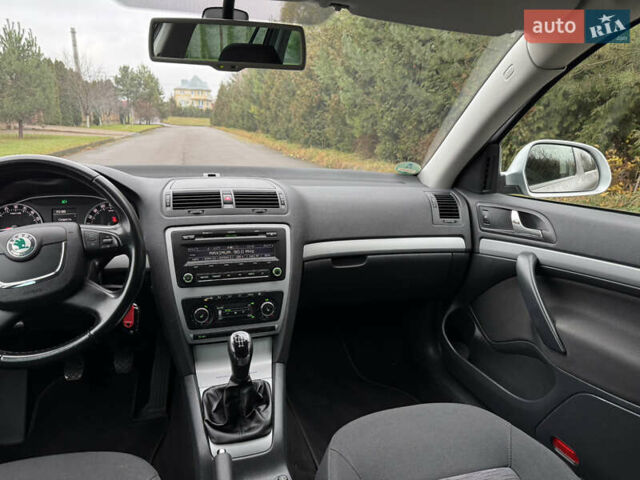 Серый Шкода Октавия, объемом двигателя 1.6 л и пробегом 206 тыс. км за 9450 $, фото 38 на Automoto.ua