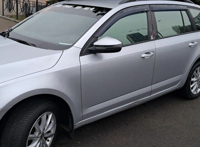 Серый Шкода Октавия, объемом двигателя 1.6 л и пробегом 407 тыс. км за 8800 $, фото 2 на Automoto.ua