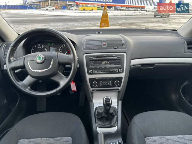 Серый Шкода Октавия, объемом двигателя 1.4 л и пробегом 233 тыс. км за 7250 $, фото 14 на Automoto.ua