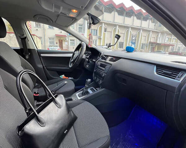 Шкода Октавия 2013 в Тернополе на Automoto.ua Серый Шкода Октавия, объемом двигателя 1.6 л и пробегом 298 тыс. км за 9150 $, фото 14 на Automoto.ua