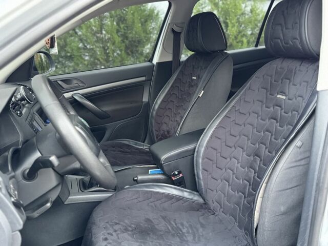 Серый Шкода Октавия, объемом двигателя 2 л и пробегом 200 тыс. км за 10200 $, фото 15 на Automoto.ua