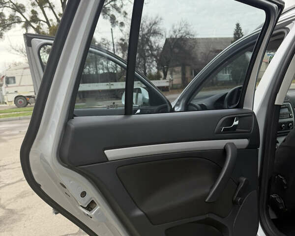 Серый Шкода Октавия, объемом двигателя 1.6 л и пробегом 217 тыс. км за 7650 $, фото 26 на Automoto.ua