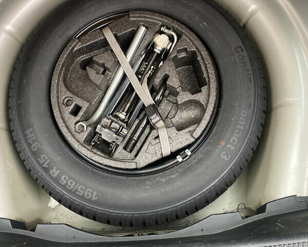 Сірий Шкода Октавія, об'ємом двигуна 1.6 л та пробігом 257 тис. км за 8500 $, фото 5 на Automoto.ua