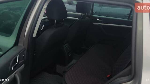 Серый Шкода Октавия, объемом двигателя 1.99 л и пробегом 250 тыс. км за 11000 $, фото 8 на Automoto.ua