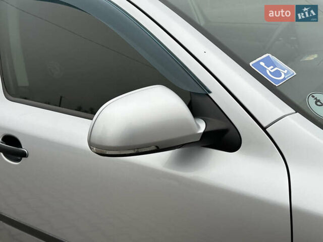 Сірий Шкода Октавія, об'ємом двигуна 2 л та пробігом 218 тис. км за 9999 $, фото 6 на Automoto.ua