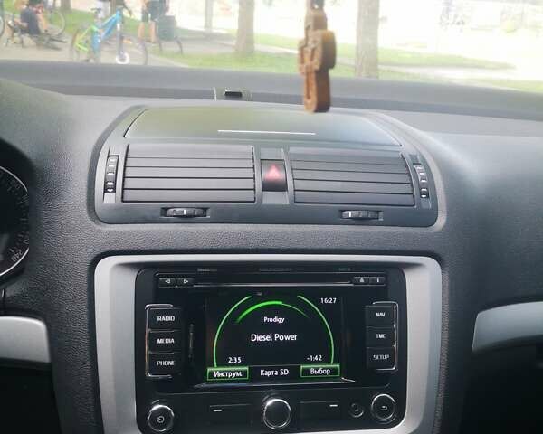 Серый Шкода Октавия, объемом двигателя 2 л и пробегом 304 тыс. км за 9500 $, фото 19 на Automoto.ua