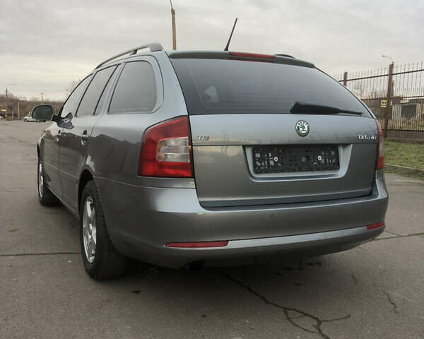 Шкода Октавія 2013 у Луцьку на Automoto.ua Сірий Шкода Октавія, об'ємом двигуна 2 л та пробігом 263 тис. км за 9300 $, фото 9 на Automoto.ua