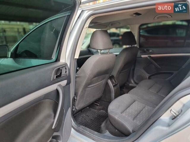 Сірий Шкода Октавія, об'ємом двигуна 1.6 л та пробігом 245 тис. км за 7900 $, фото 24 на Automoto.ua