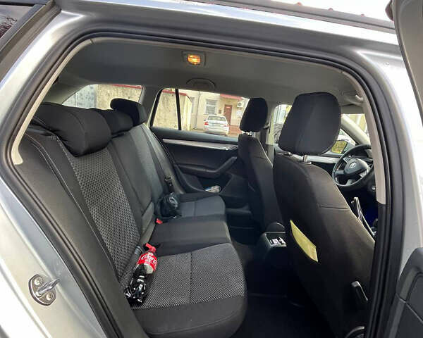 Шкода Октавия 2013 в Тернополе на Automoto.ua Серый Шкода Октавия, объемом двигателя 1.6 л и пробегом 298 тыс. км за 9150 $, фото 4 на Automoto.ua