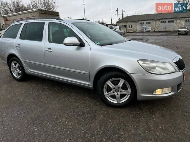 Серый Шкода Октавия, объемом двигателя 1.6 л и пробегом 206 тыс. км за 9999 $, фото 2 на Automoto.ua