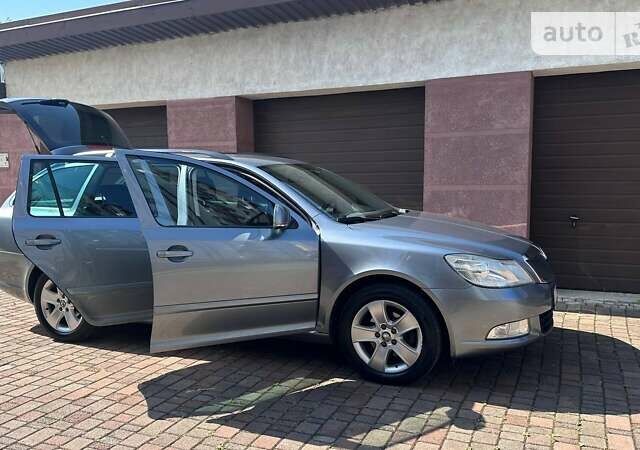 Сірий Шкода Октавія, об'ємом двигуна 1.6 л та пробігом 198 тис. км за 10400 $, фото 9 на Automoto.ua