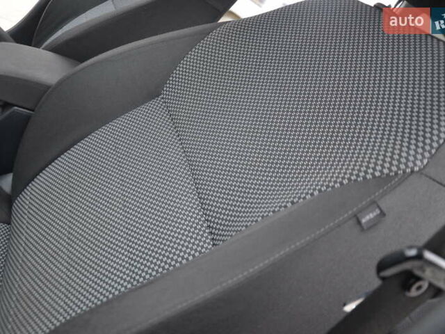 Сірий Шкода Октавія, об'ємом двигуна 2 л та пробігом 255 тис. км за 12250 $, фото 65 на Automoto.ua