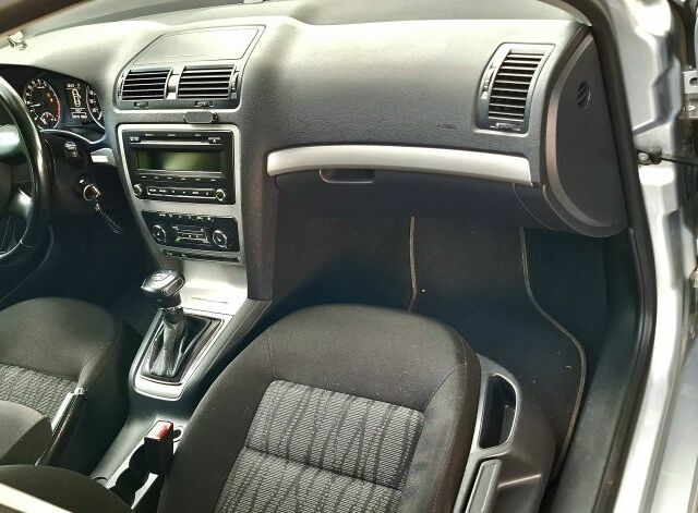 Сірий Шкода Октавія, об'ємом двигуна 2 л та пробігом 257 тис. км за 8999 $, фото 9 на Automoto.ua