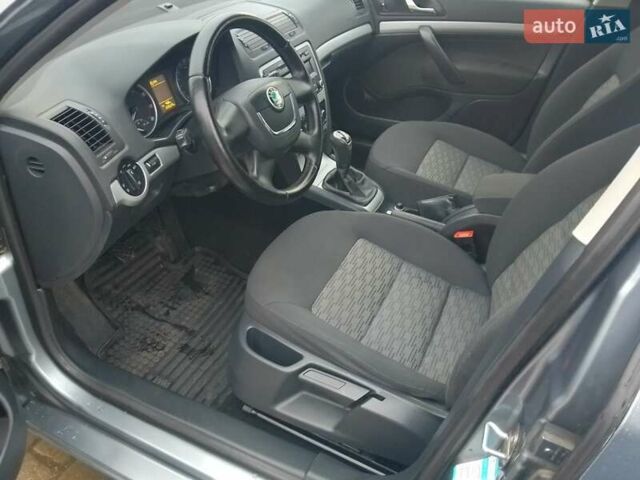 Сірий Шкода Октавія, об'ємом двигуна 1.8 л та пробігом 226 тис. км за 8600 $, фото 18 на Automoto.ua
