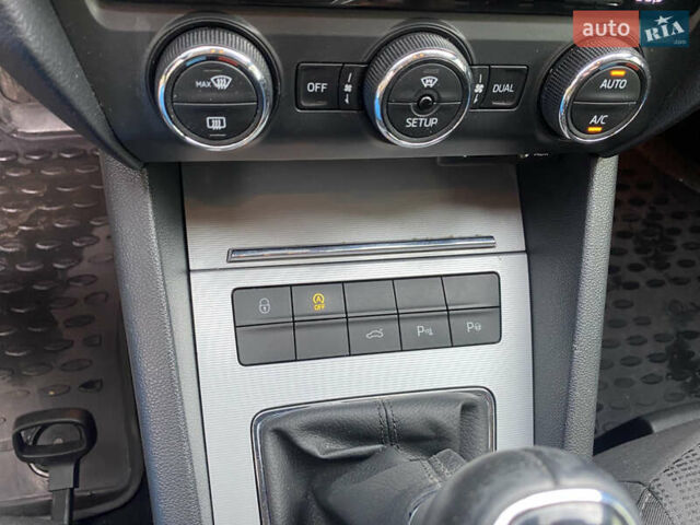 Серый Шкода Октавия, объемом двигателя 1.97 л и пробегом 236 тыс. км за 12100 $, фото 13 на Automoto.ua