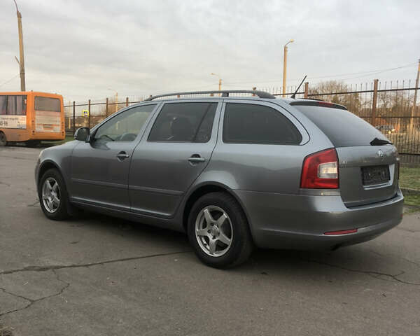 Шкода Октавія 2013 у Луцьку на Automoto.ua Сірий Шкода Октавія, об'ємом двигуна 2 л та пробігом 263 тис. км за 9300 $, фото 8 на Automoto.ua