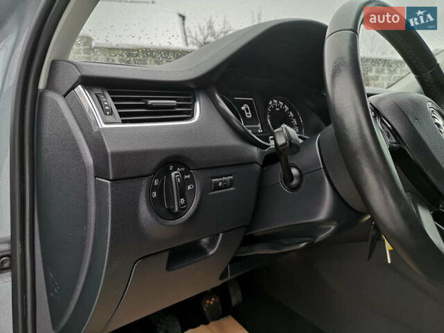 Серый Шкода Октавия, объемом двигателя 1.6 л и пробегом 251 тыс. км за 9500 $, фото 16 на Automoto.ua