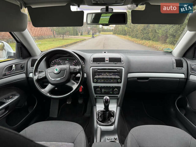 Серый Шкода Октавия, объемом двигателя 1.6 л и пробегом 206 тыс. км за 9450 $, фото 36 на Automoto.ua