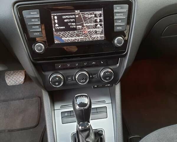 Шкода Октавия 2013 в Первомайск на Automoto.ua Серый Шкода Октавия, объемом двигателя 1.6 л и пробегом 220 тыс. км за 11800 $, фото 17 на Automoto.ua