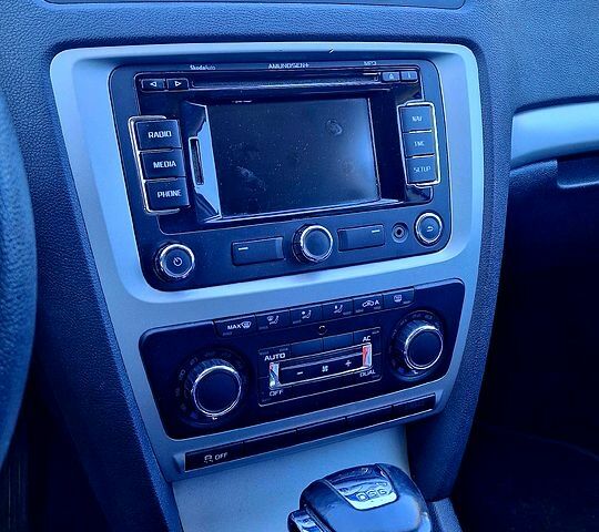 Серый Шкода Октавия, объемом двигателя 1.6 л и пробегом 216 тыс. км за 9500 $, фото 7 на Automoto.ua