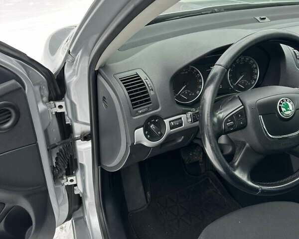 Серый Шкода Октавия, объемом двигателя 1.6 л и пробегом 269 тыс. км за 8990 $, фото 14 на Automoto.ua