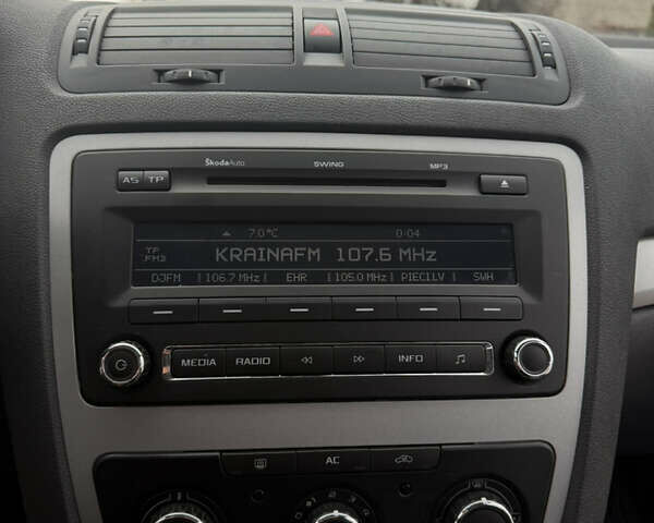 Серый Шкода Октавия, объемом двигателя 1.6 л и пробегом 217 тыс. км за 7650 $, фото 46 на Automoto.ua