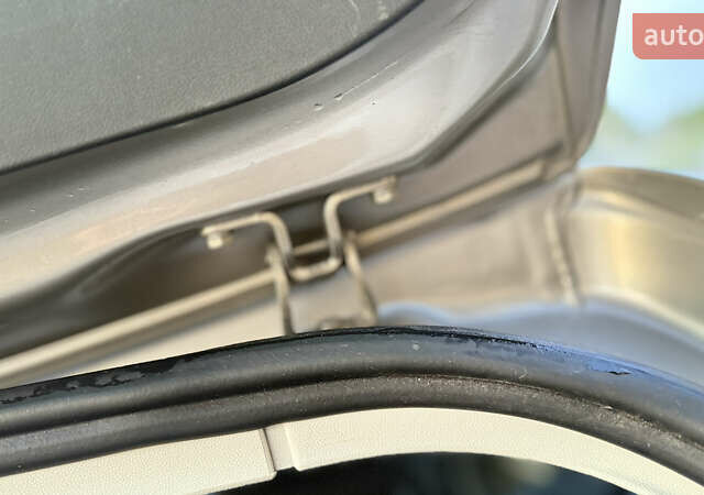 Серый Шкода Октавия, объемом двигателя 1.6 л и пробегом 248 тыс. км за 8850 $, фото 48 на Automoto.ua