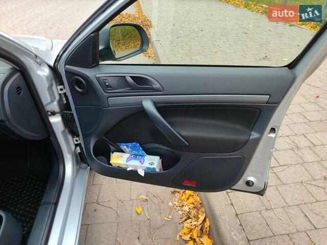 Шкода Октавия 2013 в Городок на Automoto.ua Серый Шкода Октавия, объемом двигателя 1.6 л и пробегом 252 тыс. км за 8500 $, фото 8 на Automoto.ua