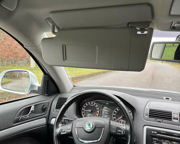 Серый Шкода Октавия, объемом двигателя 1.6 л и пробегом 206 тыс. км за 9450 $, фото 37 на Automoto.ua