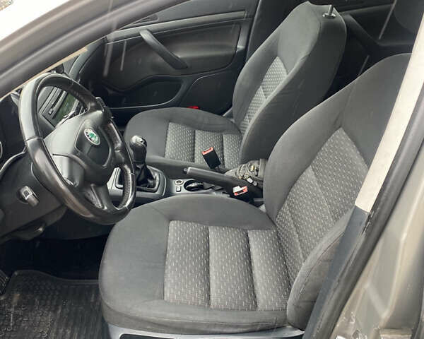 Сірий Шкода Октавія, об'ємом двигуна 1.6 л та пробігом 257 тис. км за 8500 $, фото 2 на Automoto.ua