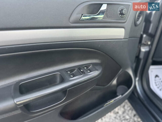 Серый Шкода Октавия, объемом двигателя 2 л и пробегом 250 тыс. км за 10750 $, фото 28 на Automoto.ua